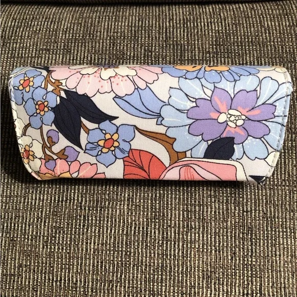 NWT Vera Bradley Hardshell Eyeglass Case - Picture 2 of 5